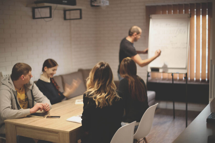 Design chairs. What is  fashionable today?